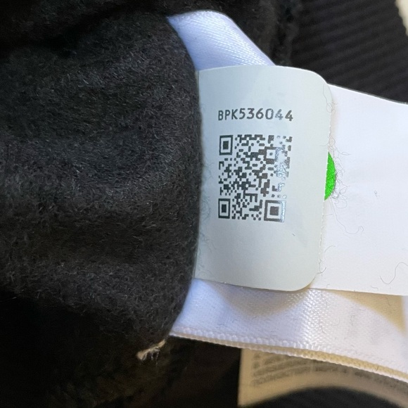 The North Face Women’s Half Dome Hoodie Luxe - Picture 5 of 5